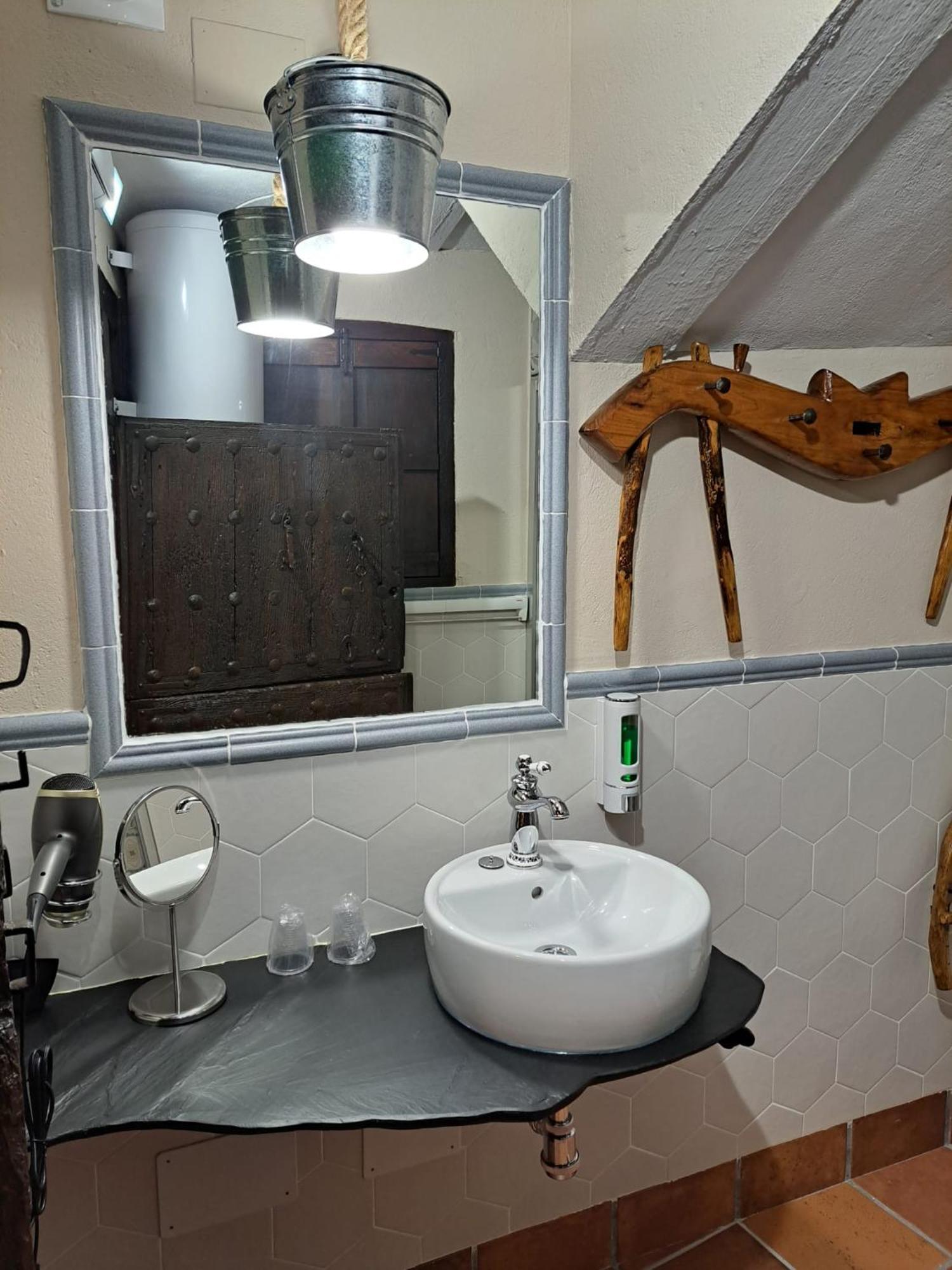Casa Rural La Bodega, Ofrece Cata De Vino Gratis Horche Екстер'єр фото
