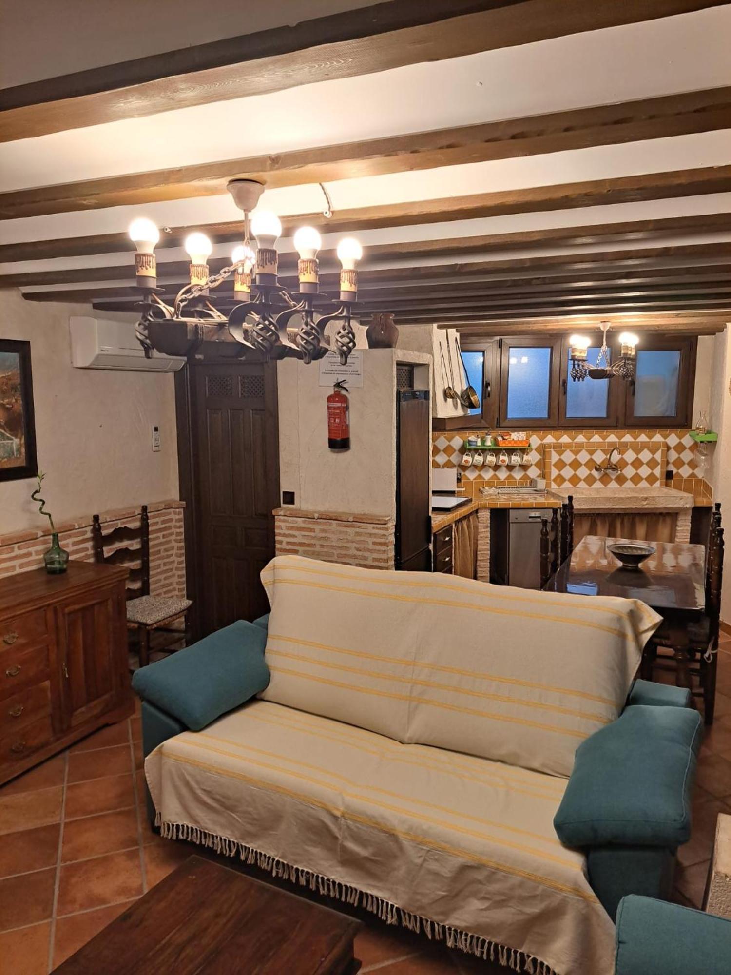 Casa Rural La Bodega, Ofrece Cata De Vino Gratis Horche Екстер'єр фото